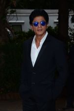 Shahrukh Khan snapped at Mehboob on 10th Nov 2015